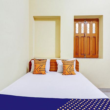 Hotel O Shivaye Rest House Диогар Екстериор снимка