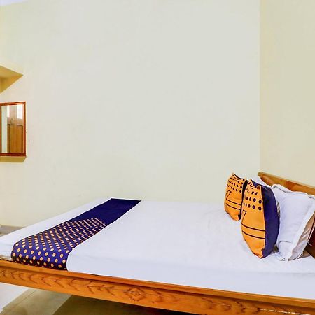 Hotel O Shivaye Rest House Диогар Екстериор снимка