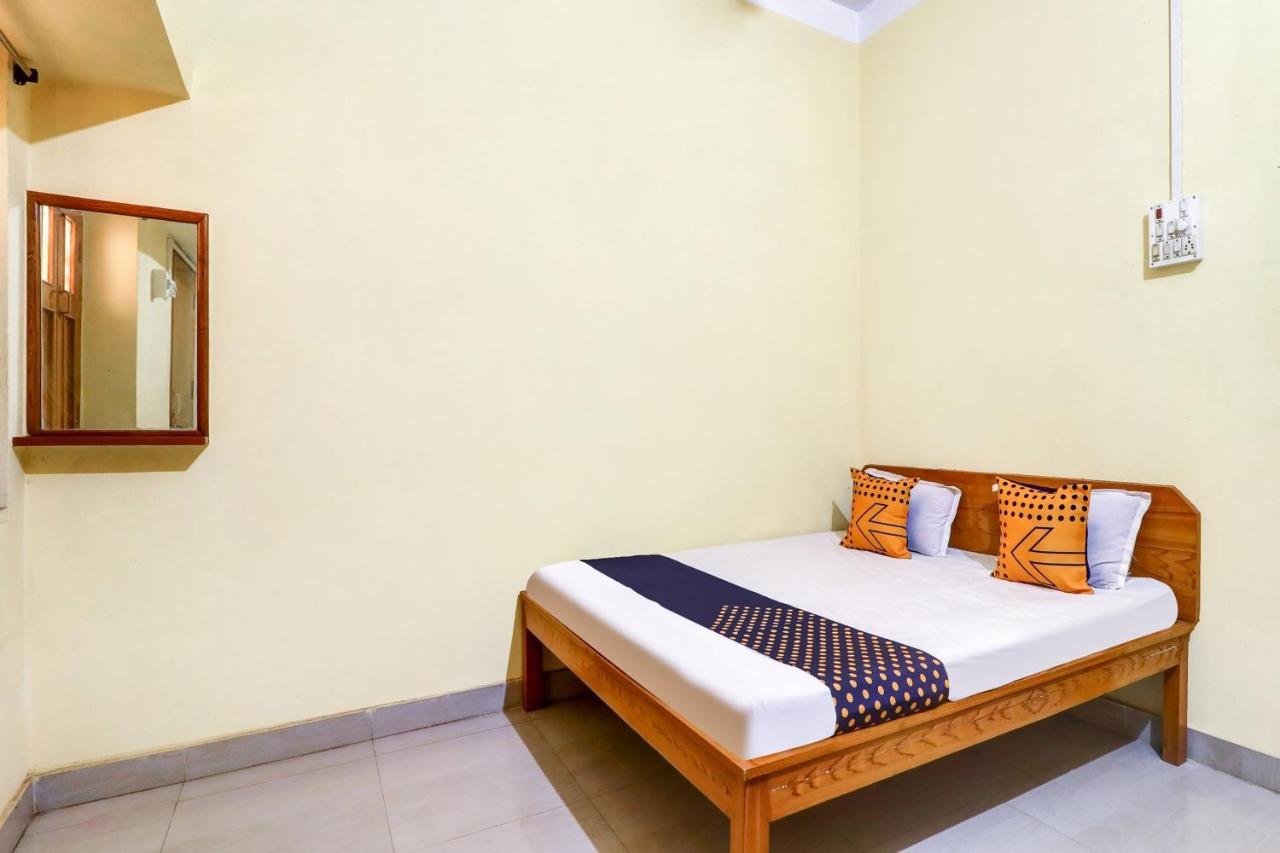 Hotel O Shivaye Rest House Диогар Екстериор снимка